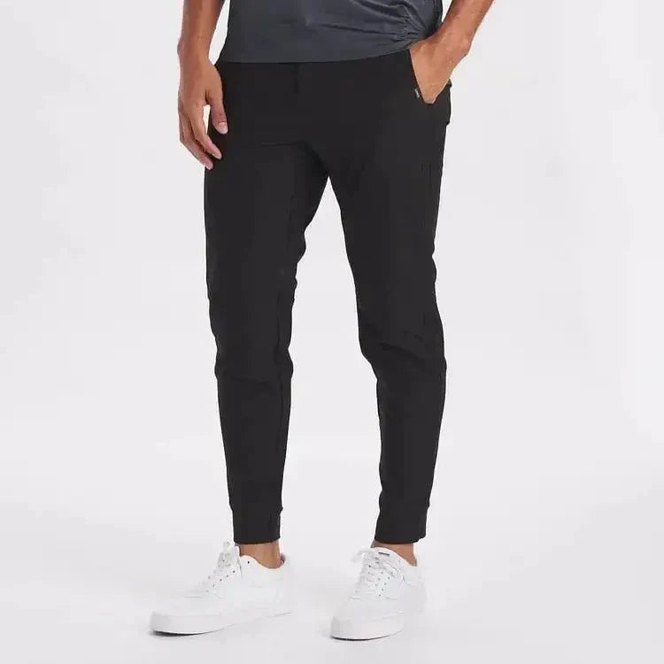 Herren Slim-Fit-Hose Ashton mit geradem Bein in klassischem Design. Perfekt für Büro und Freizeit.