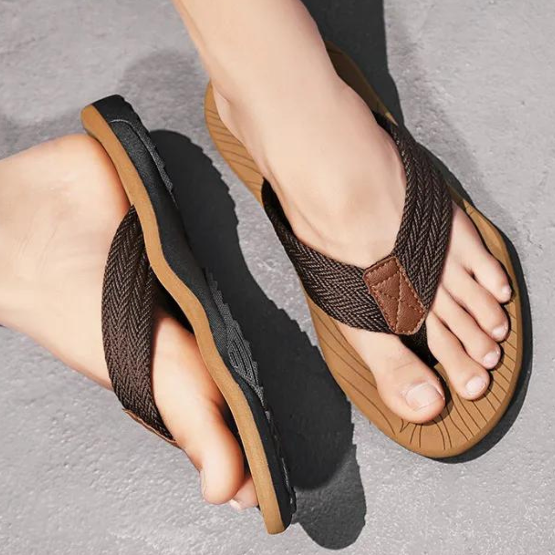 Komfortable Herren Slipper als vielseitige Bequemschuhe, perfekt für den Alltag und entspannte Stunden.