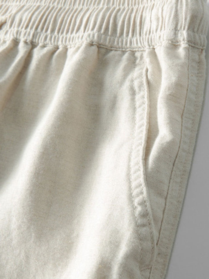 Trendiges Herren Sommer Hemd & Hose Set in Kaffeebraun, modernes Business Casual Outfit.