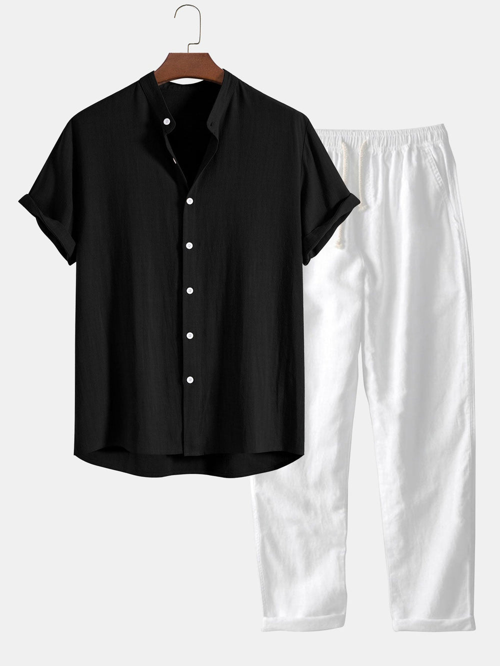 Stilvolles Herren Kurzarm Hemd & Hose Set in Beige mit Stehkragen für Sommer Freizeitmode.
