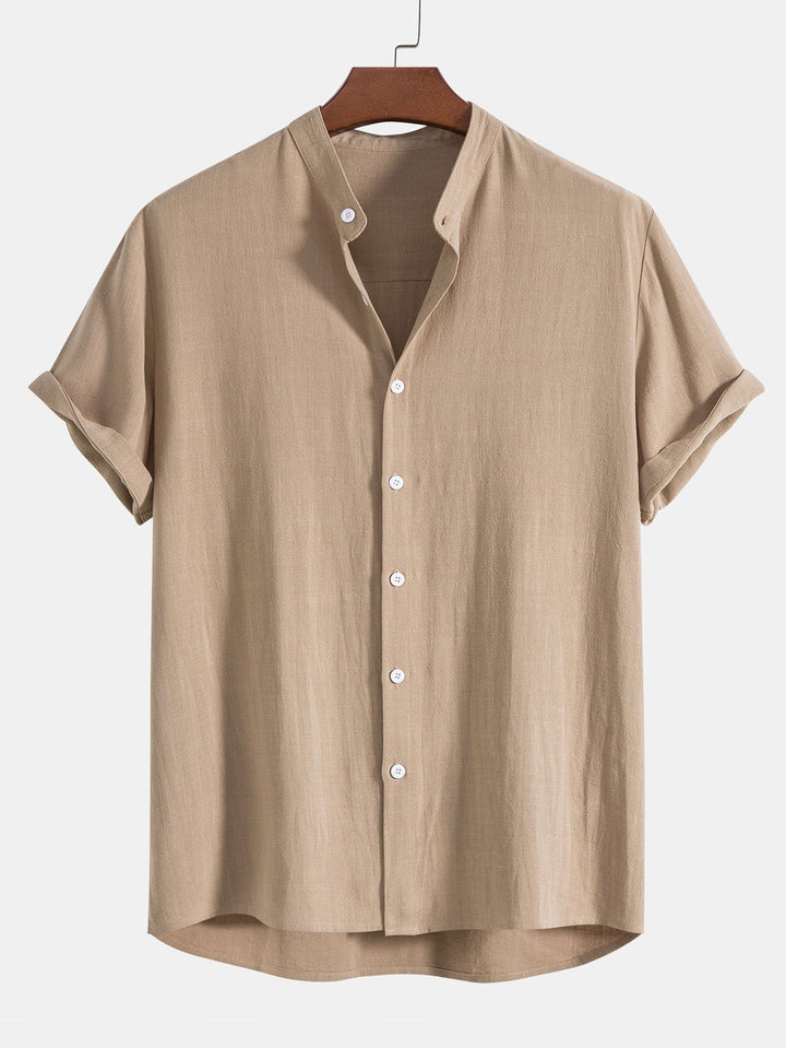 Kaffeebraunes Herren Hemd & Hose Set mit Stehkragen, stilvolle Freizeitmode für den Sommer.
