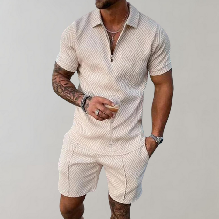 Herren Polo & Shorts Set für den Sommer. Bequemes und stilvolles Freizeitoutfit, ideal für Strand oder Stadt.