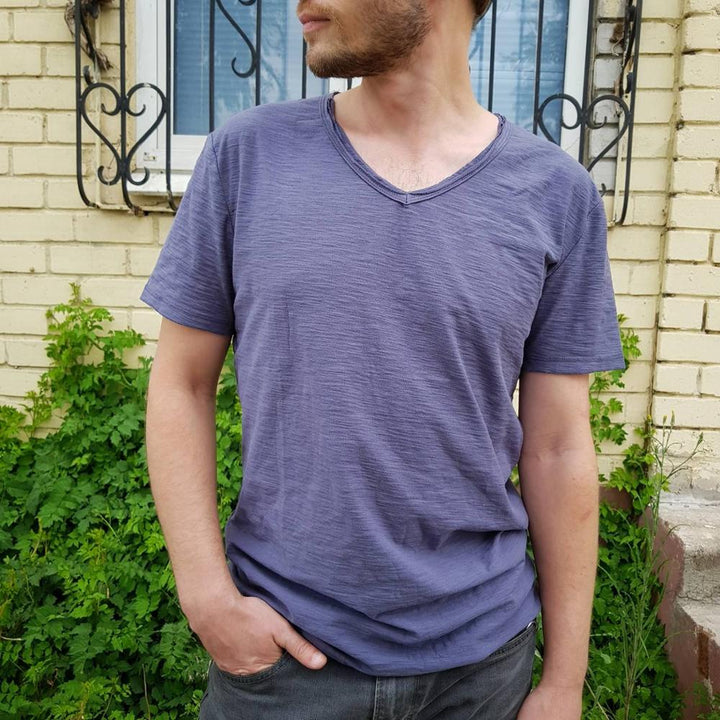 Herren T-Shirt, V-Ausschnitt, Kurzarm, Sommer. Atmungsaktiv, leicht & bequem für Freizeit & Casual.