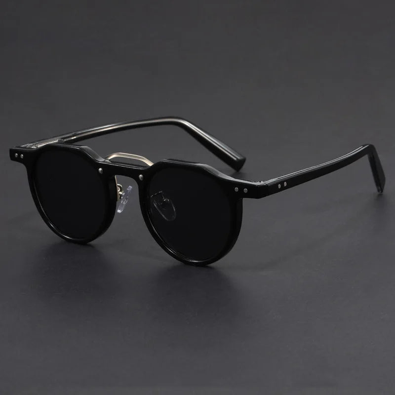 Hochwertige elegante Herren Sonnenbrille. Zeitloses Design & effektiver UV-Sonnenschutz.