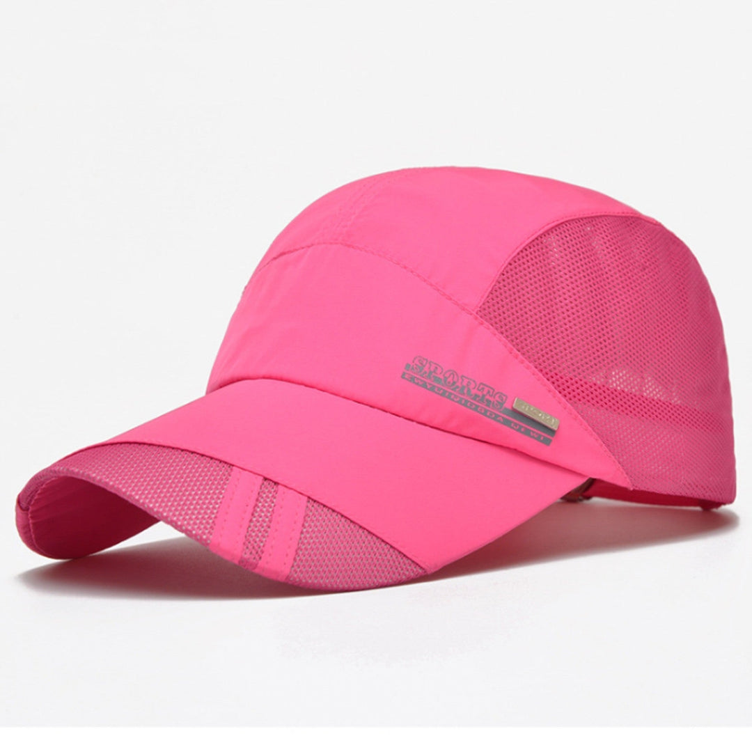 Grüne verstellbare Sportkappe für Herren. Atmungsaktive Freizeit Kappe, ideal für Laufen & Outdoor.