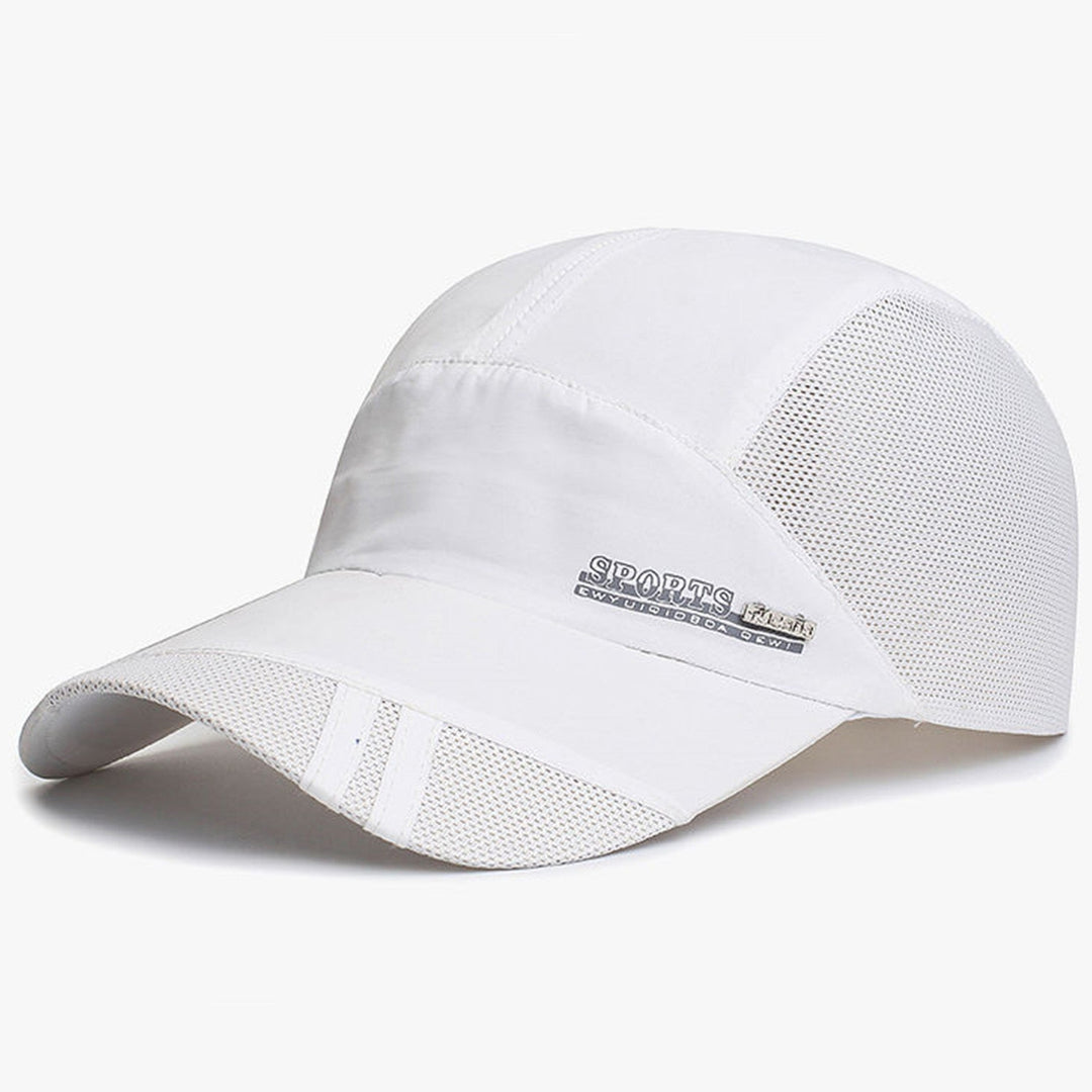 Stylische Herren Sportkappe mit verstellbarer Passform. Ideales Accessoire für Training & Freizeit.