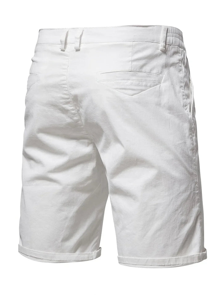 Blaue Herren Fitnessshorts: atmungsaktiv, schnelltrocknend, für hohe Beanspruchung im Sport.