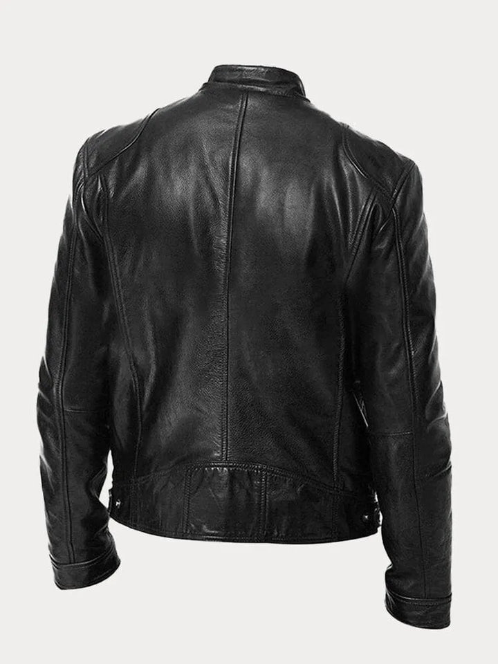 Stilvolle Herrenjacke, eine robuste und elegante Wahl. Vielseitiges Outfit für moderne Männer in Herbst/Frühling.