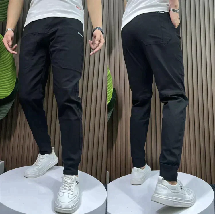 Stilvolle Herren Cargo Hose mit Stretch-Komfort. Moderne Freizeithose für Männer, ideal für Outdoor & Alltag.