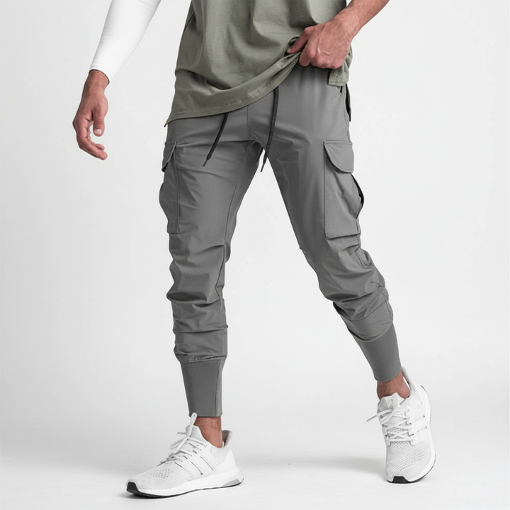 Herren Cargo Joggerhose "Francis" aus Stretch mit praktischen Seitentaschen.