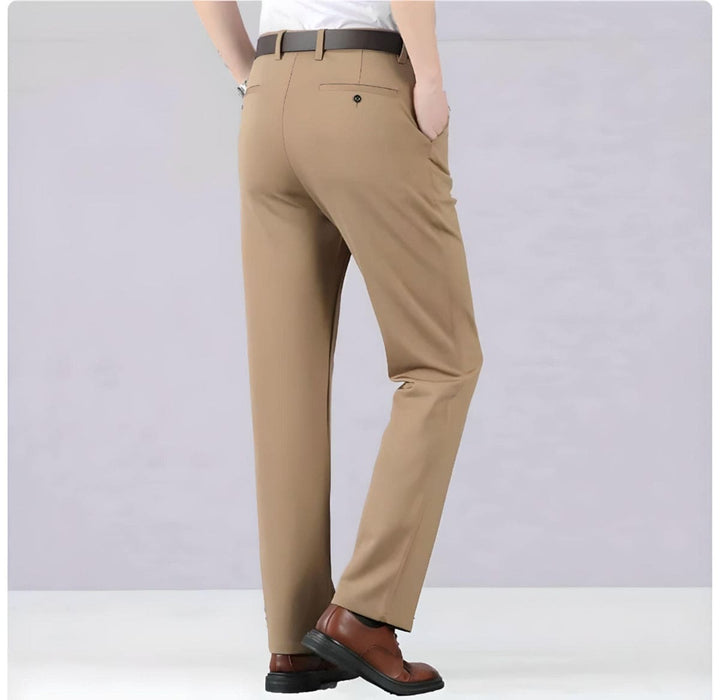 Komfortable Herren Slim Fit Stretchhose Alex. Bequeme Businesshose, modische Freizeithose, ganzjährig tragbar.