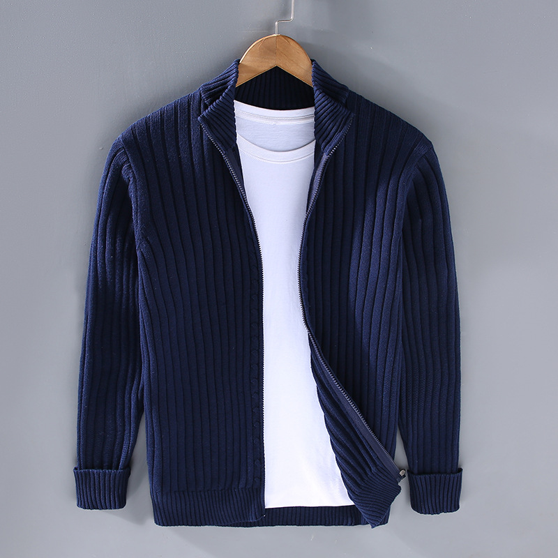 Hochwertige Herren Strickjacke für den Alltag. Dieser bequeme Cardigan ist die ideale Casual Jacke & Herrenmode.