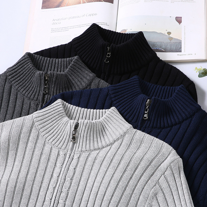 Eleganter Herren Strick-Cardigan, ideal als Casual Jacke. Bietet Komfort & Stil für stilvolle Herren-Oberbekleidung.