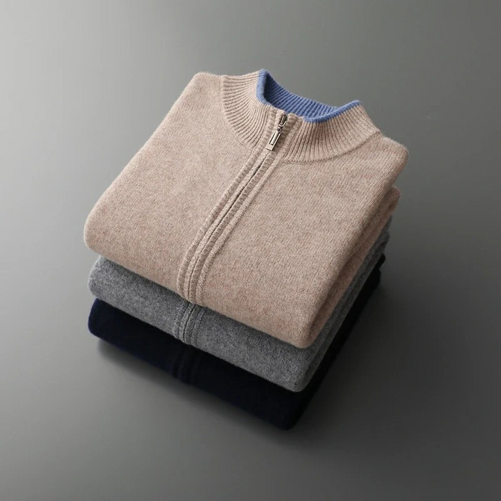 Herren Strickjacke "Leo" Regular Fit, komplett gestylt. Vielseitig kombinierbar für verschiedene Anlässe.