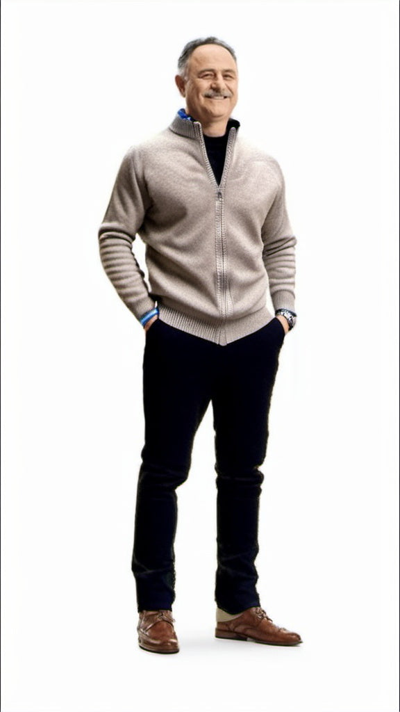 Klassische Herren Regular Fit Strickjacke "Leo". Eine zeitlose Zipperjacke für jede Herrengarderobe.