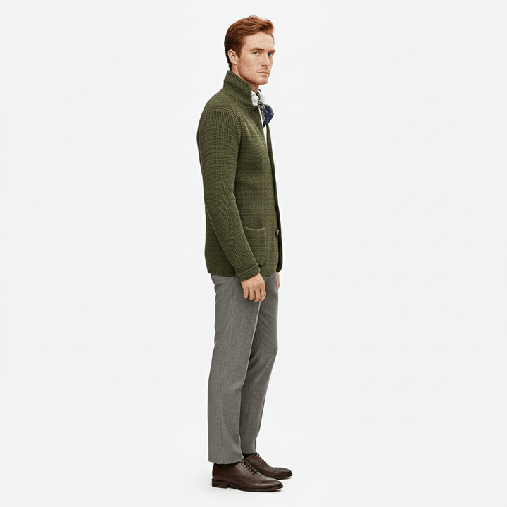 Ganzer Look: Herren Struktur-Strickjacke, langärmlig, als modisches Oberteil für viele Anlässe.