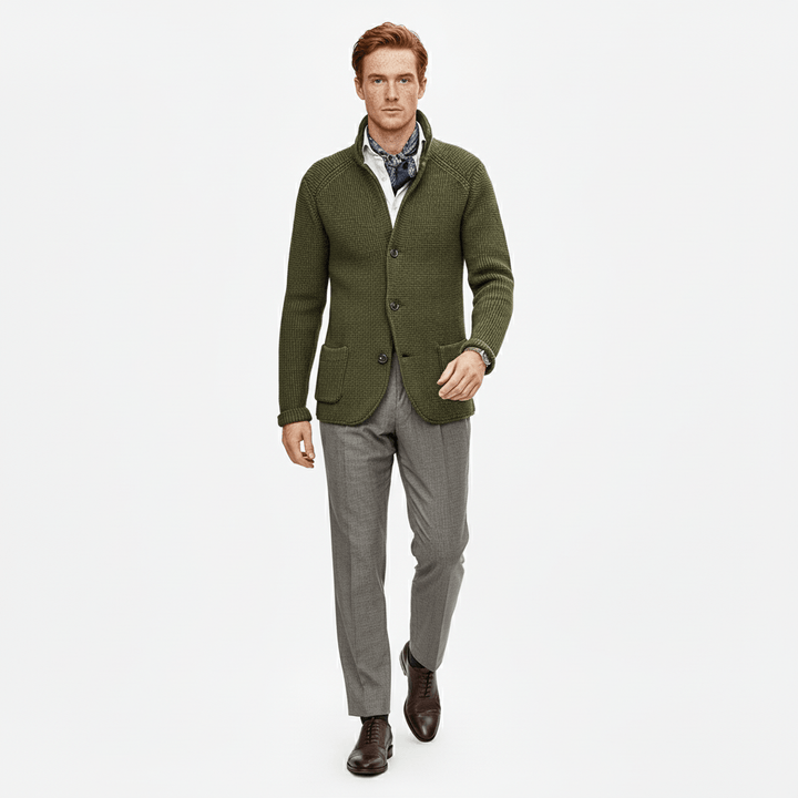 Gefaltete Herren-Strickjacke mit Strukturmuster, langärmlig, bereit für casual & elegante Looks.