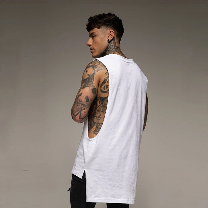 Modernes Herren Tanktop im Athleisure-Stil. Sportliches & lässiges Sommer Top für aktive Männer.