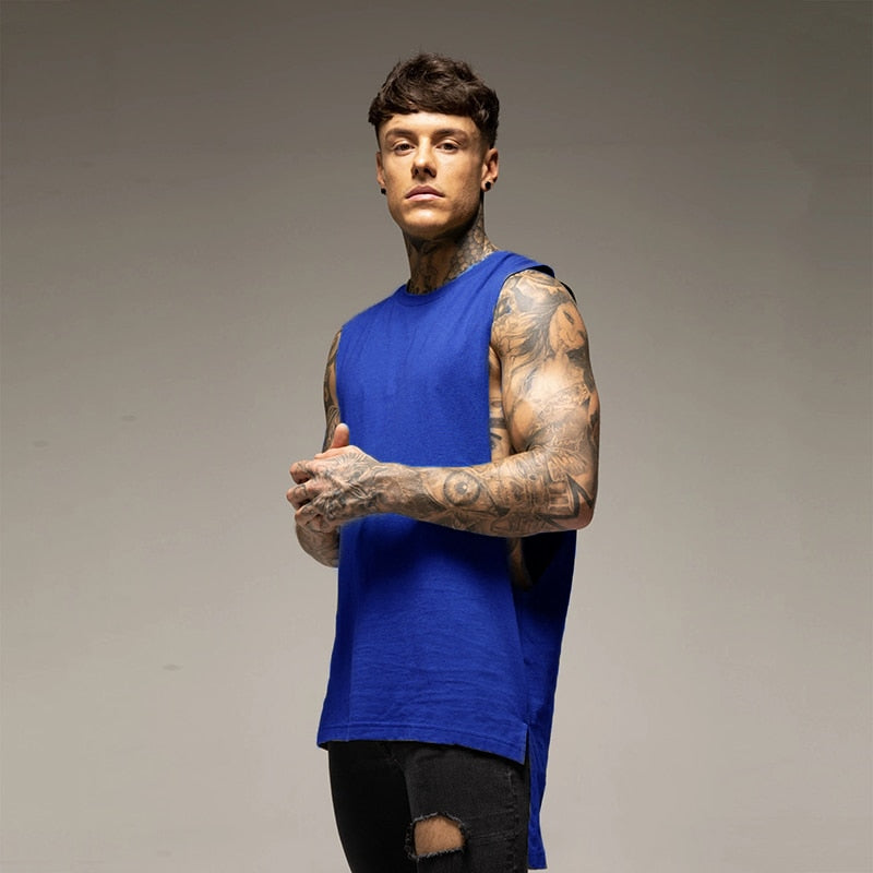 Leichtes Herren Sommer Top für Outdoor-Aktivitäten. Atmungsaktives Tanktop, ideal für warme Tage.
