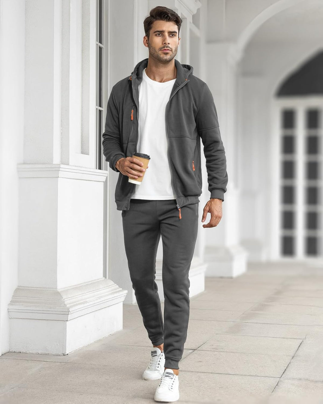 Hochwertiger Herren Anzug für Sport & Freizeit, modern, Slimfit, Hoodie & Jogginghose.