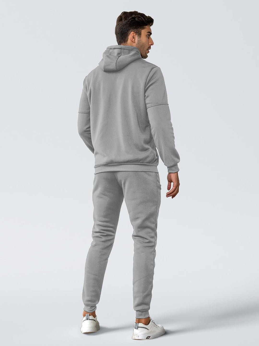 Moderner Herren Jogginganzug für urbane Looks & Sport, bequem & pflegeleicht.