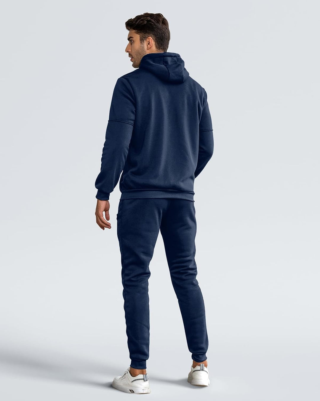 Sportlicher Herren Freizeitanzug, ganzjährig tragbar, Hoodie & Jogginghose, bequem & modern.