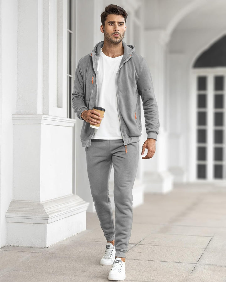 Bequemer & moderner Herren Sportanzug, Slimfit-Schnitt, optimal für Sport & entspannte Tage.