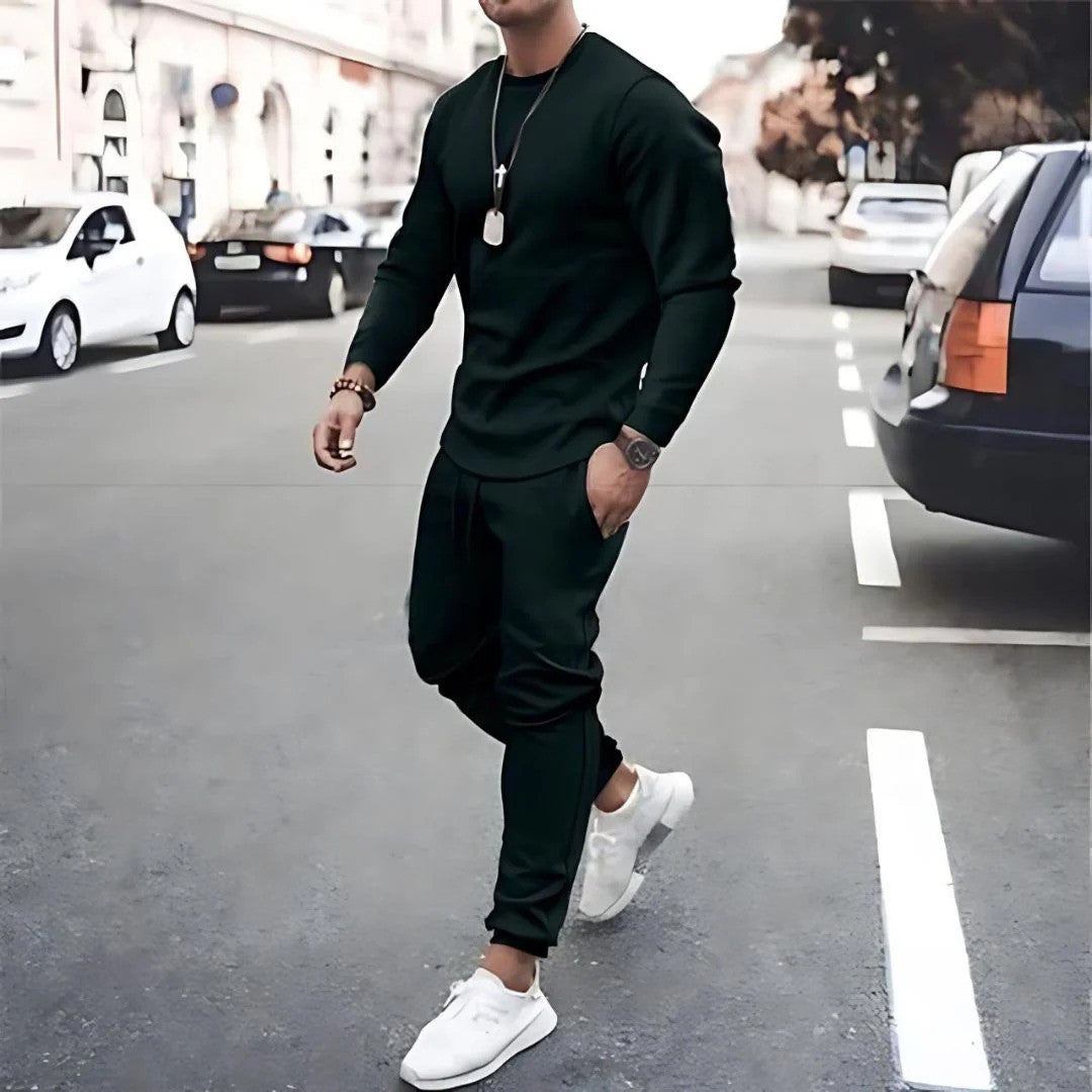 Komplettes Herren Fitness Outfit und Sportswear Set. Moderner & komfortabler Trainingsanzug für jede Aktivität.