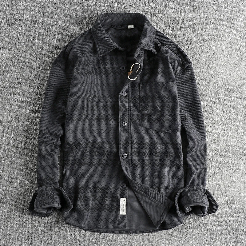 Bequemes Herren Vintage Langarmhemd für stilvolle Freizeitoutfits. Ein klassisches Oberteil für Herrenmode.