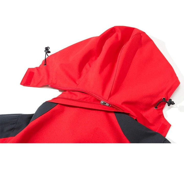 Hochwertige Thorben Herren-Trekkingjacke, wasserdicht & winddicht, stilvoll & funktional für anspruchsvolle Touren.