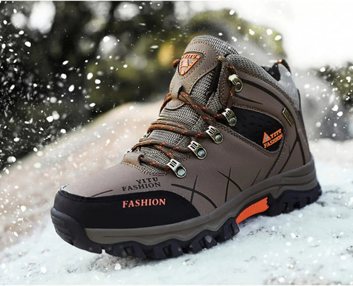 Warme Herren Winterstiefel, wasserdicht und komfortabel, mit ergonomischer Unterstützung für lange Touren.