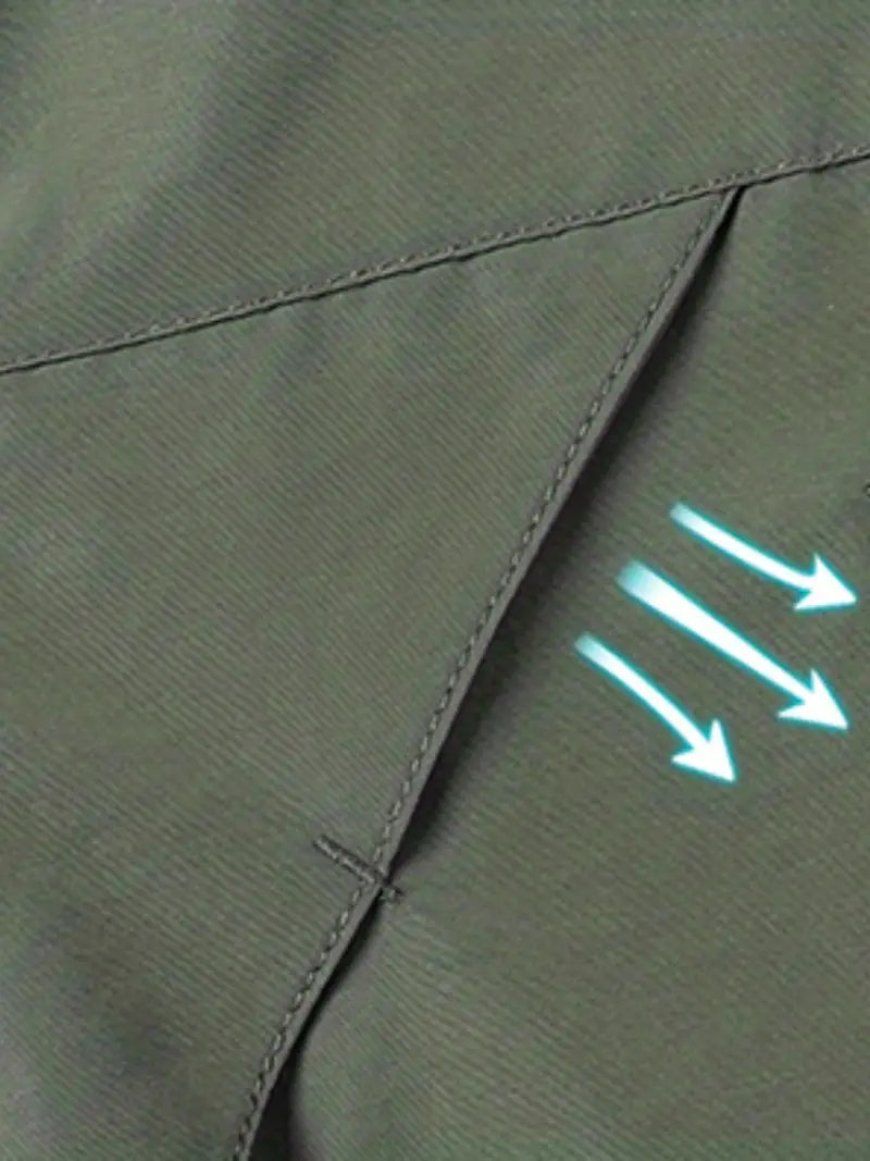 Detailaufnahme der robusten, atmungsaktiven Herren Outdoorjacke. Perfekt für jedes Abenteuer.