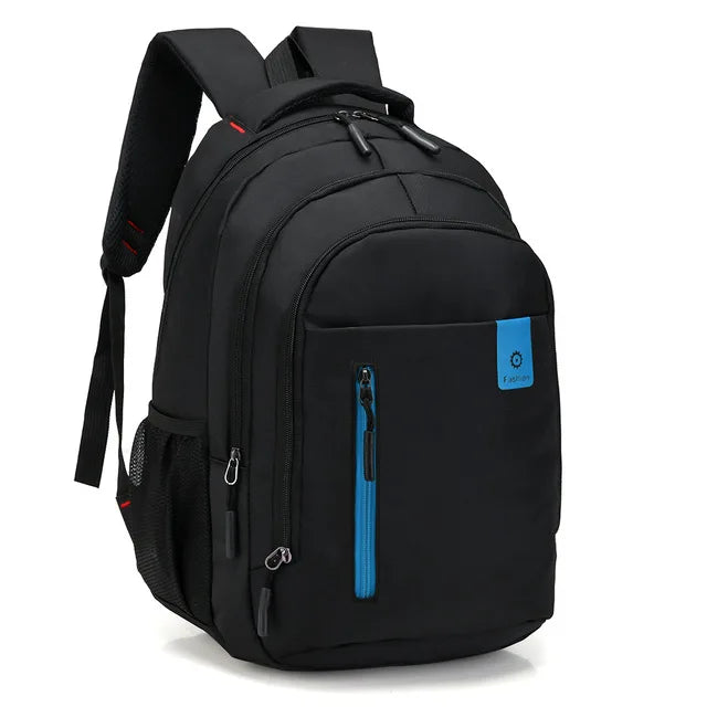 Praktischer, wasserdichter Herrenrucksack mit smarter Organizer-Funktion für Business & Reisen.