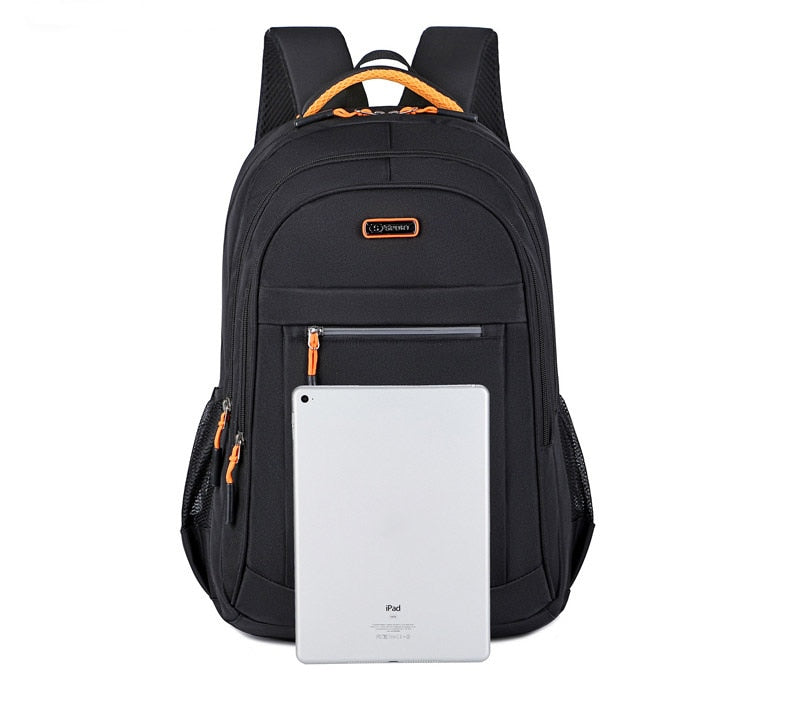 Stylischer Herren-Rucksack, wasserdicht, mit viel Stauraum für Alltag, Business & Freizeit.