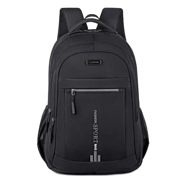 Robuster, wasserdichter Herren Business-Rucksack mit integriertem Laptopfach für sicheren Transport.