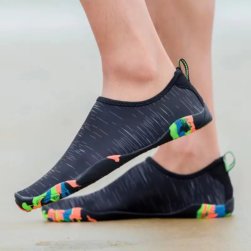 Leichte, schnelltrocknende Herren Badeschuhe für maximalen Komfort am Strand, Pool und beim Wassersport.