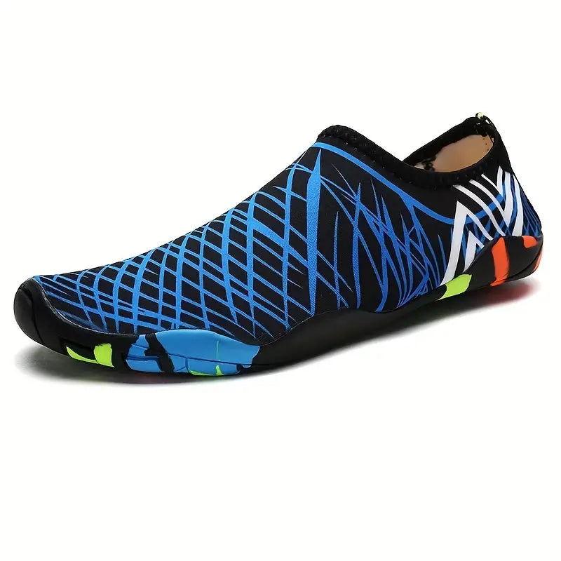 Flexible Herren Strandschuhe & Aquaschuhe mit griffiger Sohle für sicheren Halt bei Wassersportaktivitäten.