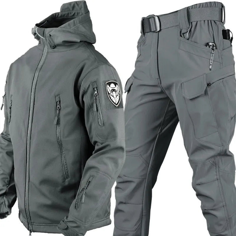 Strapazierfähiges Herren Outdoor-Set für extremere Bedingungen. Wetterfeste Winterbekleidung für Abenteurer.