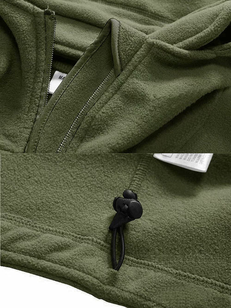 Sportliche Herren Outdoorjacke, winddicht, mit modernem Design. Ideal für aktive Männer und Freizeit.