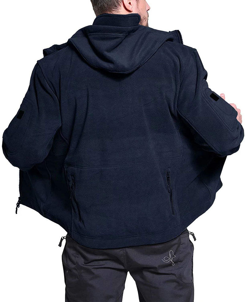 Elegante Herren Outdoorjacke, winddicht und funktional. Für stilvolle Abenteuer, Reise und Freizeit.