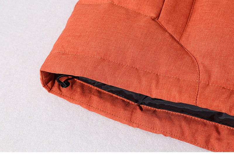 Dunkle Herren Jacke, winddicht, warm & vielseitig. Ein Must-have für kalte Wintertage.