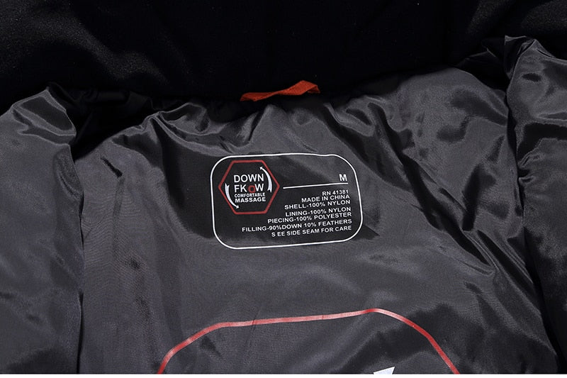 Warme Herren Winterjacke, winddicht & komfortabel. Perfekt für Pendler bei kaltem Wetter.