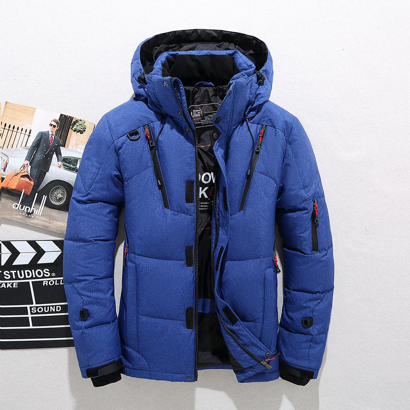 Robuste Herren Winterjacke, winddicht & wasserabweisend. Bietet Schutz vor Kälte & Wind.