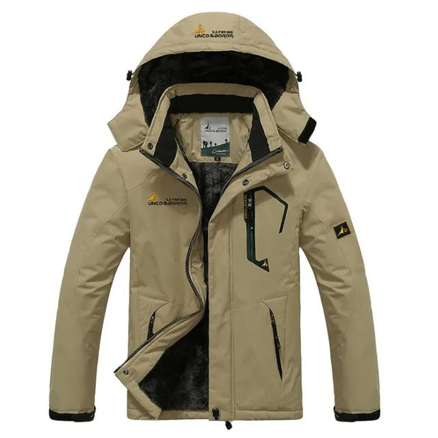 Stilvoller Herren Winterparka Egon. Winddicht, warm & modern für kalte Wintertage und Herrenmode.