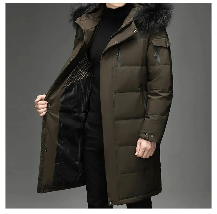 Stylischer Herren Kapuzen-Wintermantel, bietet Kälteschutz & Komfort im Winter.