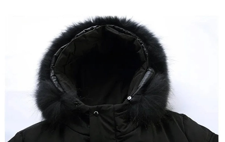 Herren Winterparka in Dunkelblau, stilvoll und warm, ideal für Stadt & Outdoor im Winter.