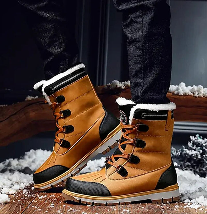 Stilvolle & robuste Herren Winterstiefel im Seitenprofil, perfekt für kalte Tage und anspruchsvolle Bedingungen.