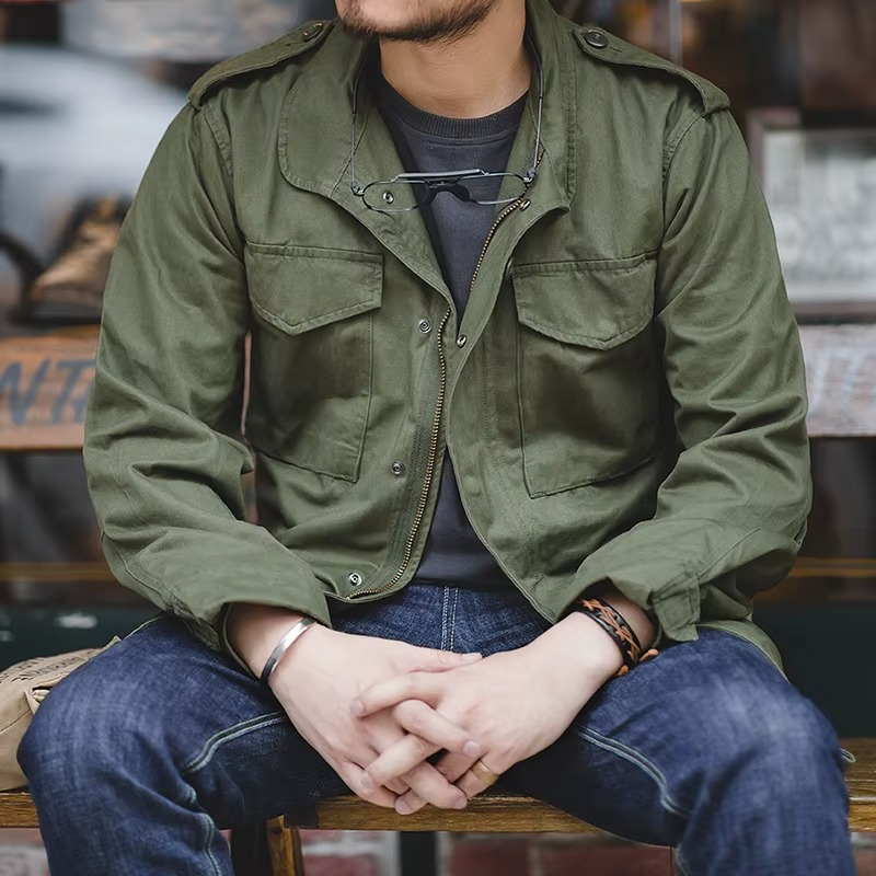 Funktionale Herren Stehkragen Zip-Jacke "Oliver". Robuste Freizeitjacke für moderne Männer. Ideal für Outdoor.