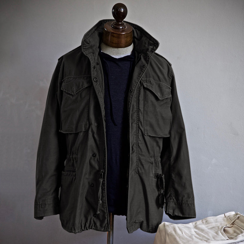Hochwertige Herren Übergangsjacke "Oliver". Bequeme Zip-Jacke mit Stehkragen für einen sportlich-eleganten Look.