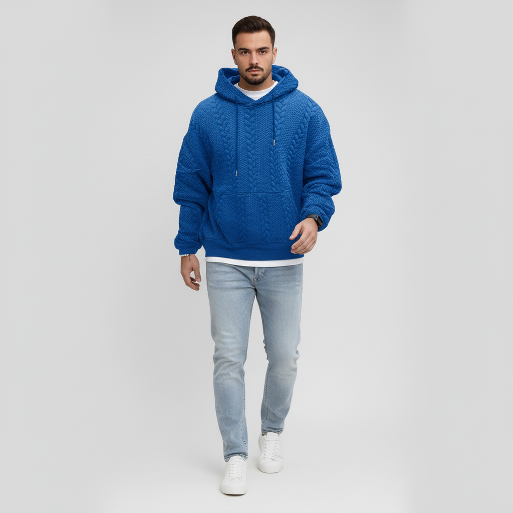 Vielseitiger Herren Zopfmuster Kapuzenpullover Logan. Klassischer Strick-Hoodie für Herbst & Winter Outfits.